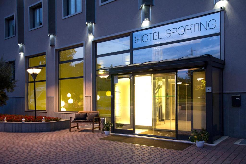 Hotel Sporting Cologno Cologno Monzese Esterno foto